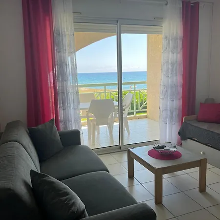 Bord De Avec Piscine Apartman *
